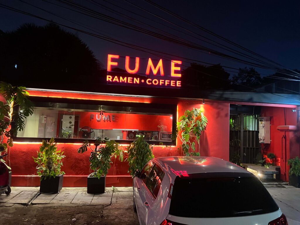 お店の外観 | FUME ジャカルタ ラーメン