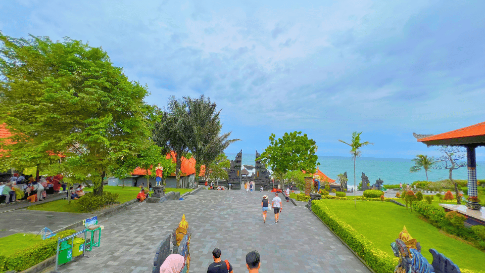 参道 | インドネシア バリ島 タナロット寺院