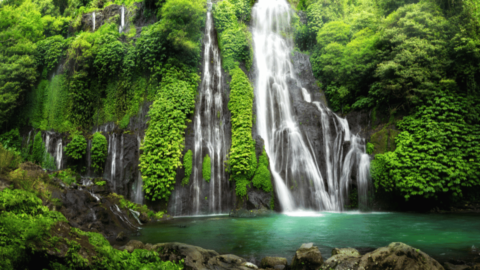 バニュマラ滝 (Banyumala twin waterfalls) | バリ島 北部 観光スポット