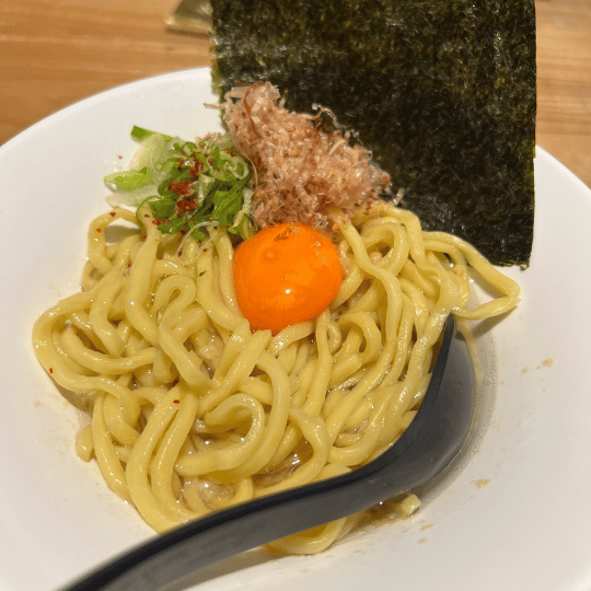 背脂にんにく釜玉そば | MYMON ジャカルタ スマンギ 和食 ラーメン レストラン